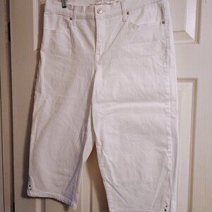 Gloria Vanderbilt Skimmer Capris White, Sz 10, Slimming, Denim, Hi Rise NWOT